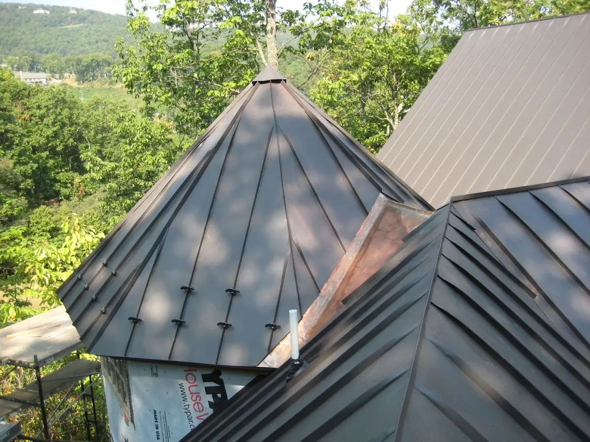 Professional Roof Tarp Installation by Craftsman Roofing in Oak Ridge Village